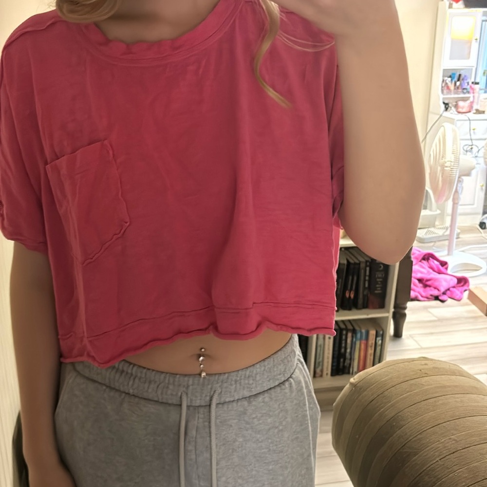 Pink oversized cropped tee